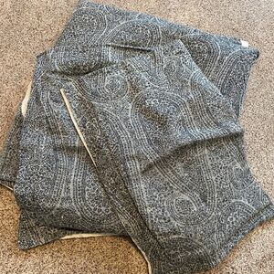 Blue Paisley Jacquard Blue Duvet and Shams - Full/Queen